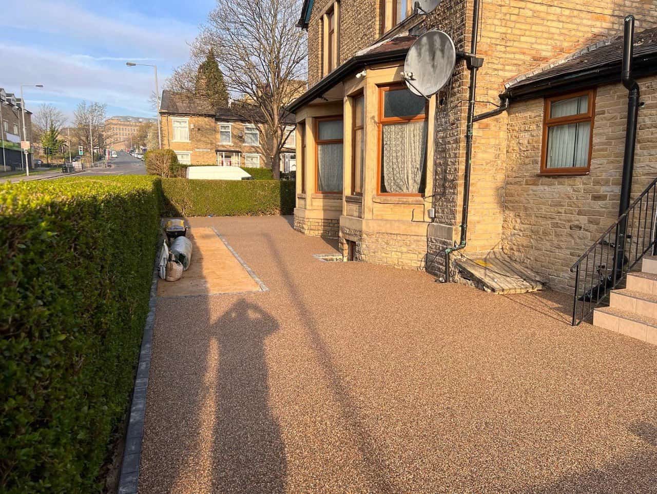 This is a photo of a resin patio installed in Birmingham by Birmingham Resin Driveways